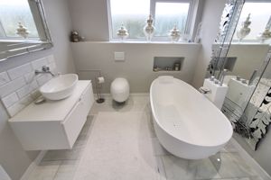 Family bathroom- click for photo gallery